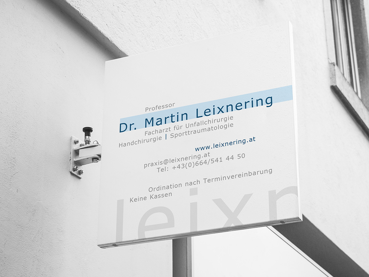 Dr. Martin Leixnering