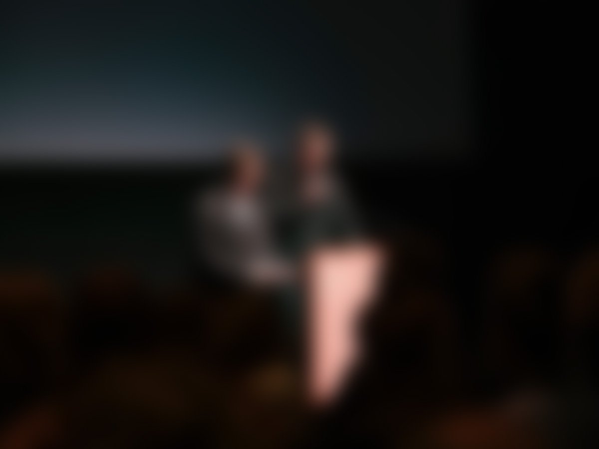D23_1200x900_sh_10_blur